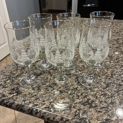 Arby’s Christmas Winter White Scene Stemmed 7″ Water Goblets Gold Rim, set of 6