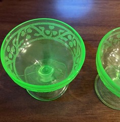 Vintage Hazel Atlas Clover Uranium Glass Sherbet Cups Set Of 2 UV Reactive Mint!