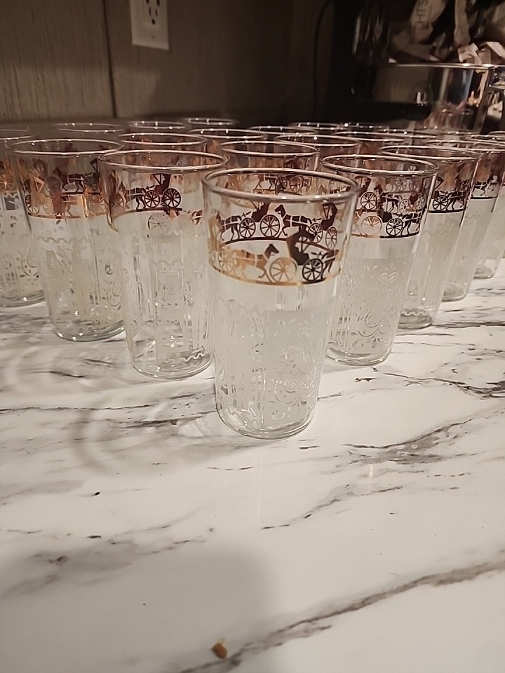 Vintage Anchor Hocking Amish Butterprint Drinking Glasses Set Of 10 Gold Accents