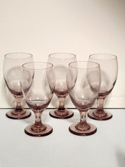 Set of 5 Light Purple Amethyst‑Tint Wine Goblets – 7″ Tall – Excellent Condition