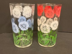 Vtg Kraft Swanky Swig Flowers Juice Glasses Set of 2 Bachelor Button 1 Red 1 Blu