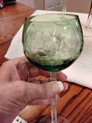 VTG.3 LIME/PERIDOT COLOR CUT TO CLEAR CRYSTAL WINE HOCK FLORALS VINES &LEAVES Lh