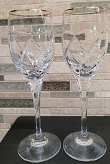MIKASA MIC72-Wine Goblets (2), Slovenia Swirl Cut Bowl Multisided Stem, Gold Rim