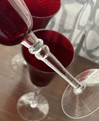 Lot Of 3 Ruby Red Swirl Stemmed Wine Glasses Water Clear Stems Three Hands Corp