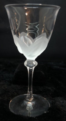 JG DURAND Cristal D’Arque Florence Frosted Raised Petals SHERRY 5-7/8″ SINGLE