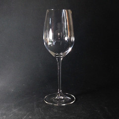 RIEDEL VINUM GRAND RIESLING GLASS, Lead Free Crystal, 9 1/4″, 20 Oz, AUSTRIA