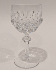 Nachtmann Patrizia Crystal Cut Wine Glass Teardrop Bowl, Faceted Stem 4oz 5 3/8″