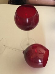 2 VTG CRYSTAL RUBY RED BALLOON WINE GLASSES UNMARKED 22 OZ 9,5” TALL