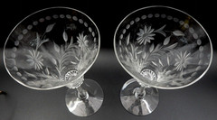 VINTAGE SET OF 2 GLASTONBURY LOTUS ETCHED CUT GLASS WINE GOBLETS, MADE IN USA