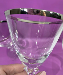 Vintage MCM Elegant Wine Glasses Pressed Leaf Stem Platinum Band 6 3/8″ Set of 2
