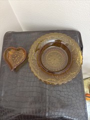 AMBER Round TIARA INDIANA GLASS DAISY CANDY NUT TRINKET + Heart Small Dish