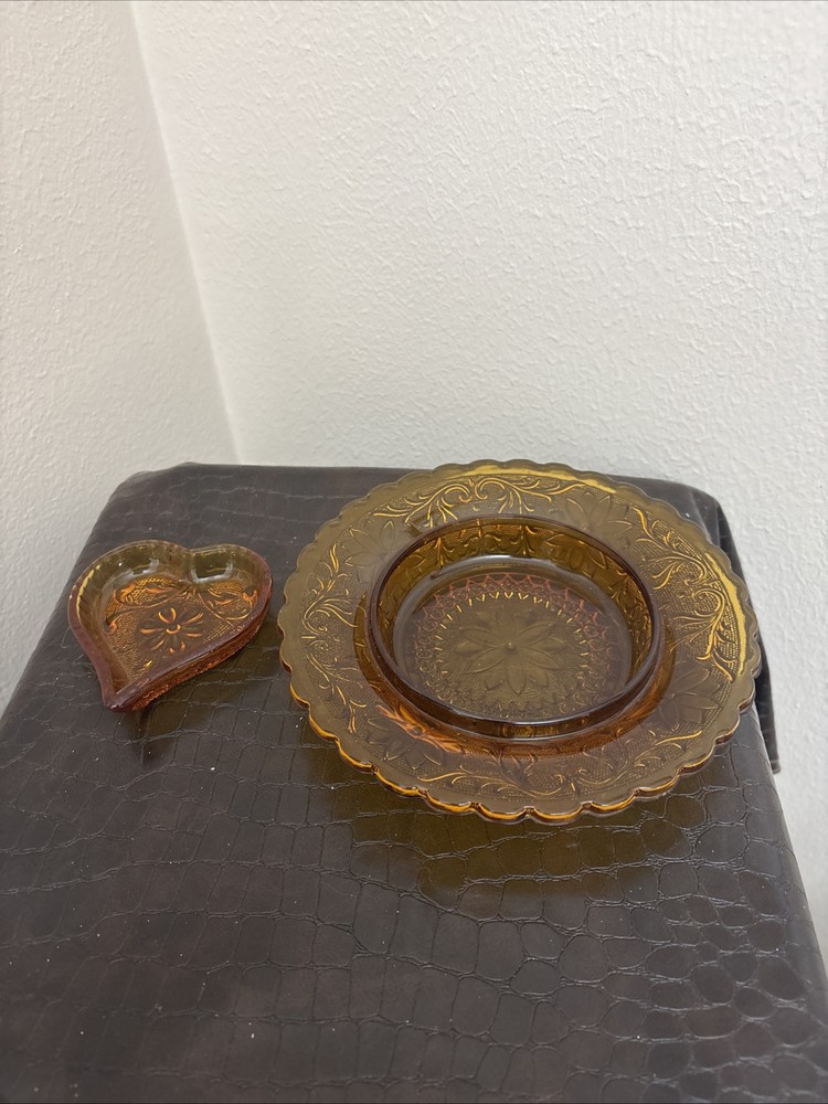 AMBER Round TIARA INDIANA GLASS DAISY CANDY NUT TRINKET + Heart Small Dish