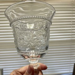 Temptations by Tara Old World 8 oz Water/Wine Goblets – Set of 4 Embossed NIB