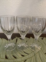 MIKASA Berkeley 5 Crystal Water Wine Goblet Glass Vertical Cuts 7.25 EUC