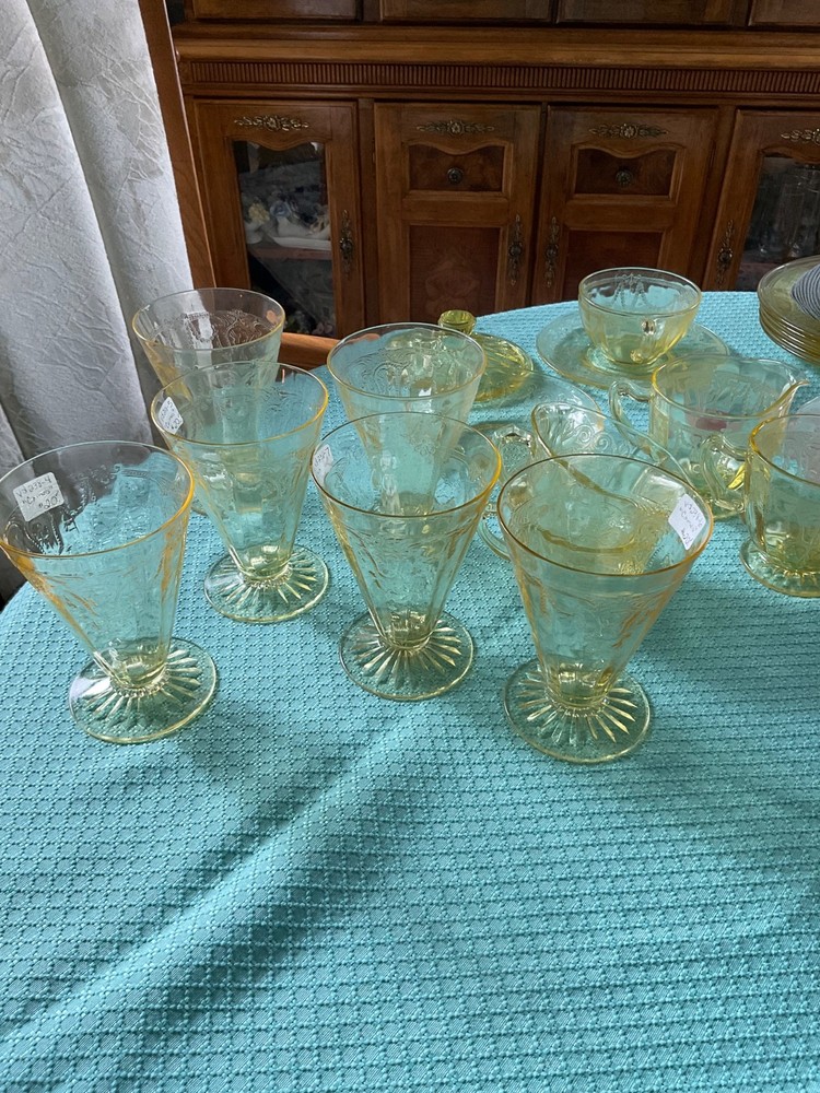 HOCKING GLASS CO. CAMEO or BALLERINA YELLOW 9-OUNCE FOOTED WATER TUMBLER!