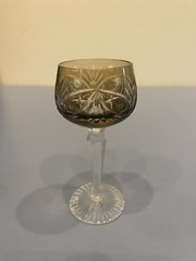 BEAUTIFUL VTG Brown Cut To Clear Wine Glass W/StarsPattern 4.75″H