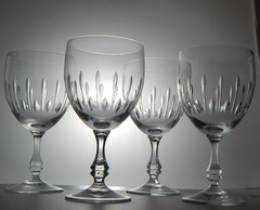 Vintage Cut Crystal Wine Glasses, Set of 4 Elegant Pattern GORGEOUS 6.75″