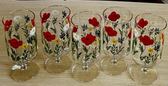 5 GARDEN FLOWER 12 OUNCE FOOTED TUMBLERS GOBLETS MULTICOLOR DESIGN 6 1/2″ TALL