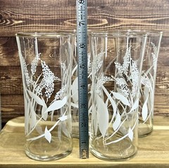 4 Vintage Tumblers Vtg Floral Glasses White Botanical W/ Gold. Retro Glasses.