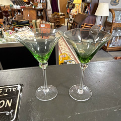 Unmarked Set of 2 Clear & Green Glass Martini Glasses 8 oz Stemware 8 inch