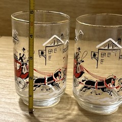 2 Vintage Libbey Coach Carriage Horse Gold Trimmed Glass drinking Cups 5 1/4”H