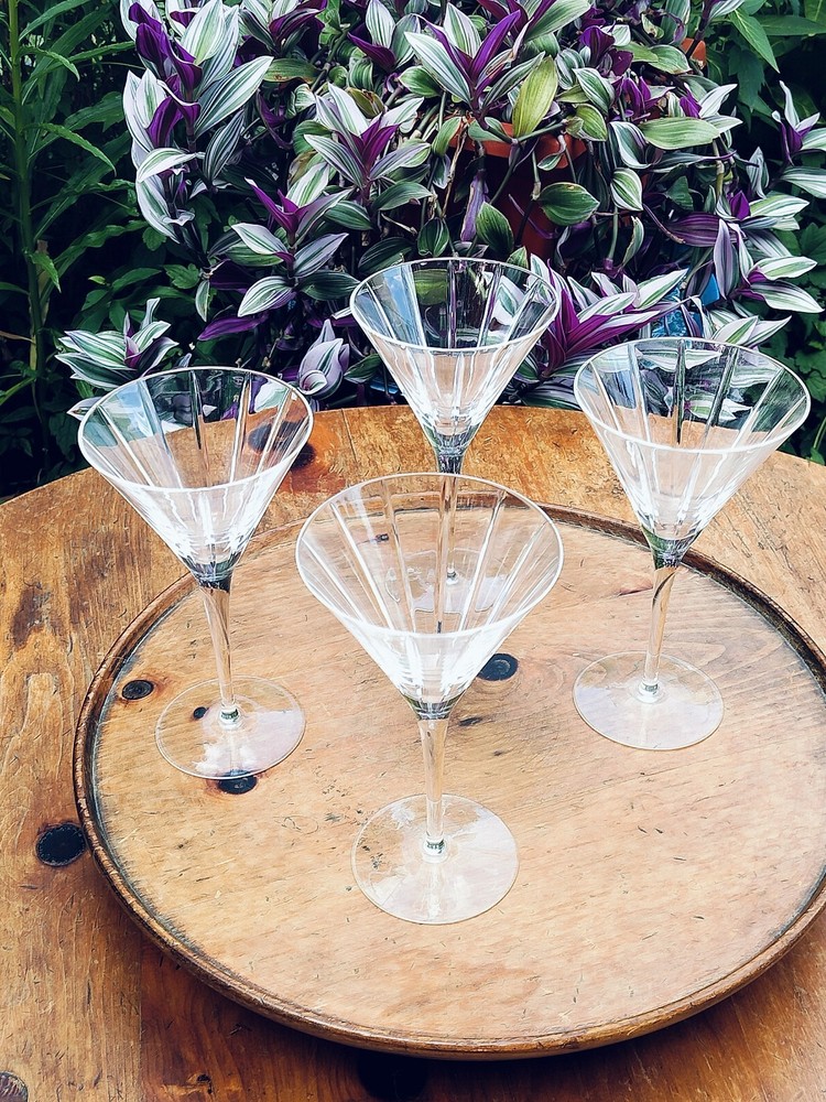 Williams Sonoma Crystal Stemware Dorset 7 3/4″ X 4 3/8″ Martini Glass Set of 4
