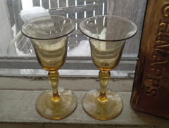 PAIR OF PRETTY AMBER ANTIQUE STEUBEN HAND BLOWN PONTILED CORDIAL WINE GLASSES