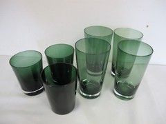 VINTAGE GREEN GLASS BEVARAGE TUMBLERS ROCK & GLASSES (6) WEIGHTED BASE