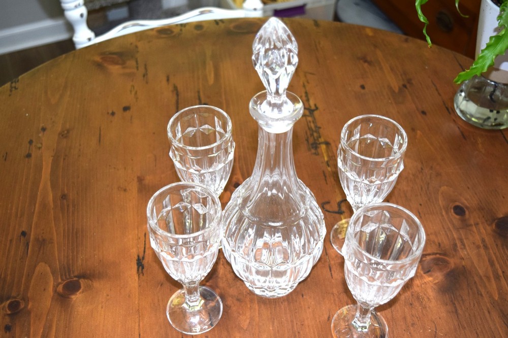 Crystal decanter set with stopper and four wine glasses, heavy