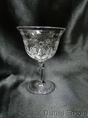 Stuart STU82, Cut Flowers, Circles, & Zig Zag Lines: Wine Glass (es) 4 1/2″ Tall