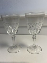 Set Of 2 Flamenco Cristal D’Arques Durand Wine Glass 6″ Height France VGC