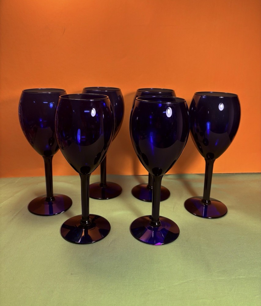 Lot Of 6 Tear Drop Wine/ Water Cobalt Blue Stemmed Glasses. Excellent Condition.