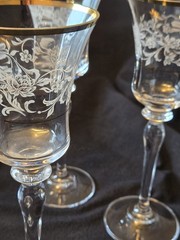 Mikasa Antique Lace Wine Glass Middle Floral Pattern 8 5/8″Gold Rim (4)