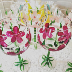 7 Balloon Wine Glasses Dainty Long Stem Hand Blown & Painted Florals 8″ 16 oz.
