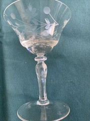 Arcadia Orlean (Set Of 7) Champagne, Tall Sherbet Glasses Clear Cut Flowers Dots