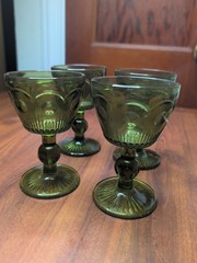 Set 4 Vintage Olive Green Thumbprint Goblets Indiana Glass Kings Crown Style…