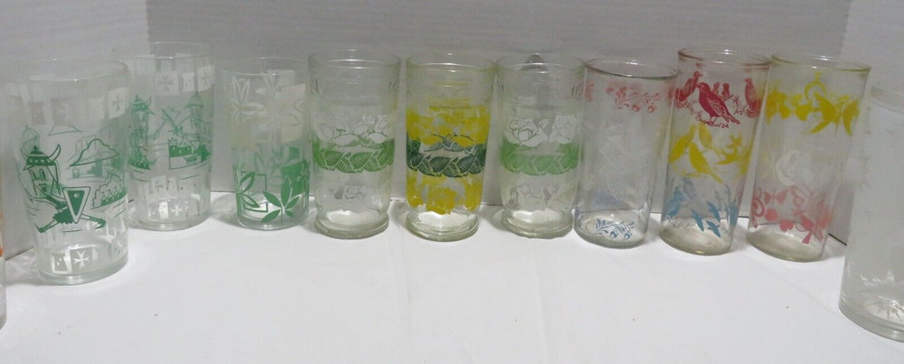 MIXED VTG LOT OF ELEVEN DRINKING GLASSES DIFFERENT PATTERNS