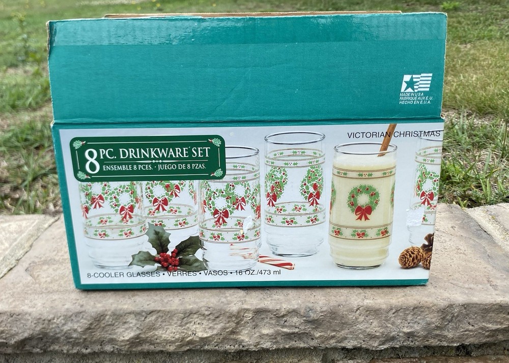 Vintage 8 Holiday Victorian Christmas Drinking Glasses 16 oz Indiana Glass