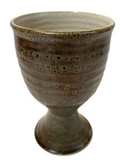 Vintage handthrown brown & tan speckleware goblet striations signed 1977 5-1/8″