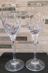 MIKASA MIC72-Wine Goblets (2), Slovenia Swirl Cut Bowl Multisided Stem, Gold Rim