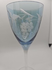 Royal Gallery Crystal Wine Glass 9″ Icy Blue Etched Grapevine RGA2 -…