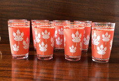Vintage Set of 8 12-oz Hazel Atlas Coral & White Glasses, Maple Leaf w Caddy