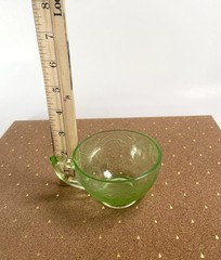Vintage ANCHOR HOCKING Uranium Vaseline CAMEO BALLERINA GREEN Teacup 2.25in