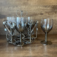 VTG Dorothy Thorpe Ombre Silver Fade Wine Glasses with Heart Caddy Carrier Set
