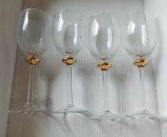 SET OF 4 Romantic GOLD TRIMMED WINE Brandy GLASSES Unbranded 8.5″ Tall