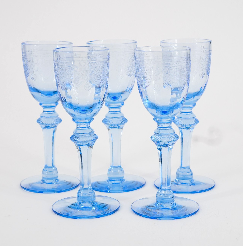 5 Williamsburg Blue Mold Blown Needle Etched Cordial Glasses Antique Set