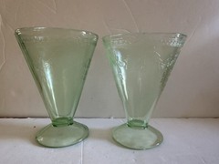 BELMONT~Vtg Pair Depression Glass 9 oz FOOTED TUMBLER GLASSES (Rose Cameo Green)