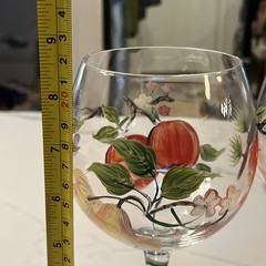 WINE GLASSES APPLE & PEAR DESIGN HAND PAINTED LOT OF 2