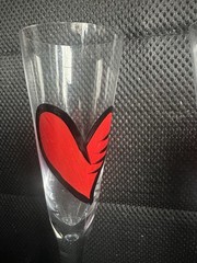 x2 Kosta Boda Hand-Painted Red Heart Champagne Flute Love Ulrica Hydman-Vallien