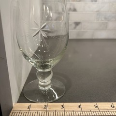Set of 4 Glass goblets. Beautiful classic design. Etched Starburst